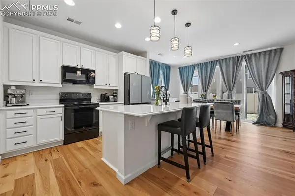 5446 Storm Castle CT, Colorado Springs, CO 80925