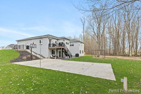 1835 Gloryfield DR SW, Byron Twp, MI 49315