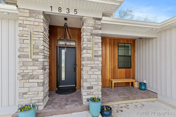 1835 Gloryfield DR SW, Byron Twp, MI 49315