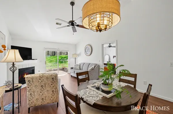 3369 Clear Vista CT NE, Plainfield Twp, MI 49525