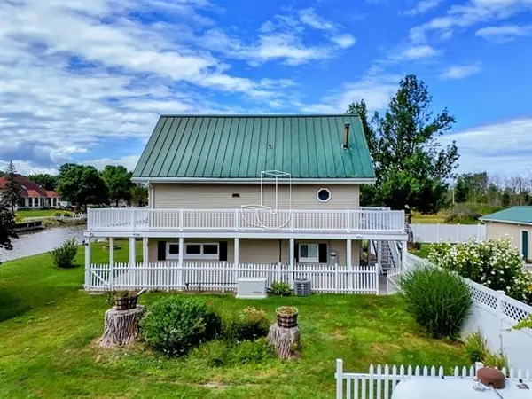 2414 Lola LN, Au Gres Twp, MI 48703