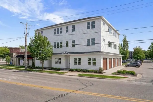 1109 S Carver ST, Traverse City, MI 49686