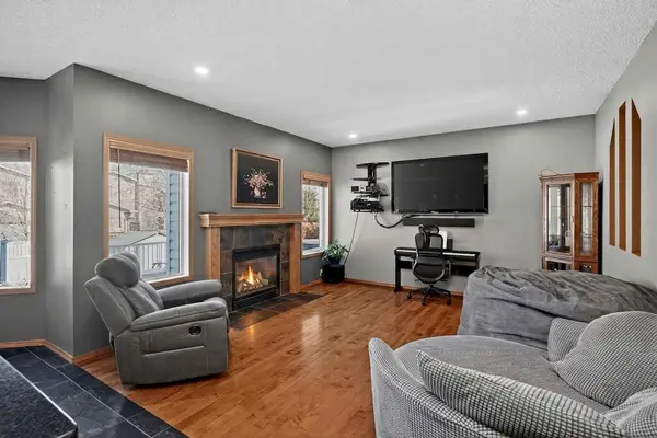 81 Riverwood CRES SE, Calgary, AB T2C 4B2