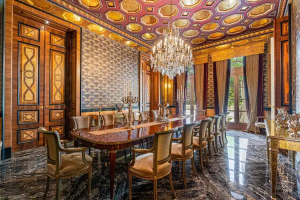 15 High Point RD, Toronto C12, ON M3B 2A3