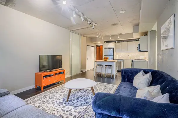 25 Oxley ST #709, Toronto C01, ON M5V 2J5