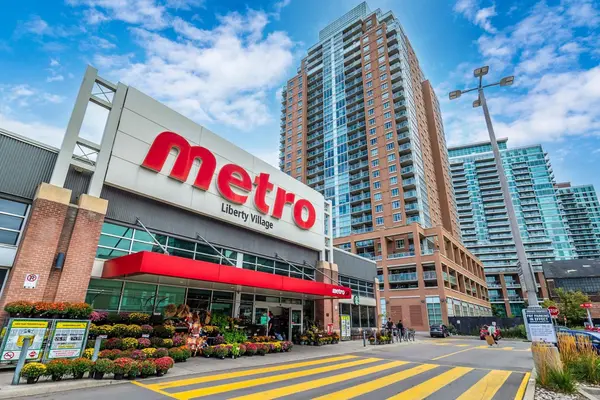 125 Western Battery RD #2415, Toronto C01, ON M6K 3R8