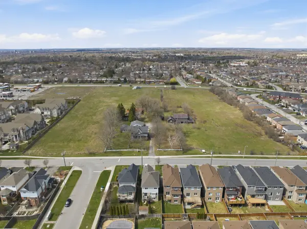 1440 Gord Vinson AVE, Clarington, ON L1E 2N6