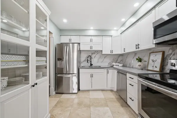 1248 Astra AVE, Oshawa, ON L1K 1H4