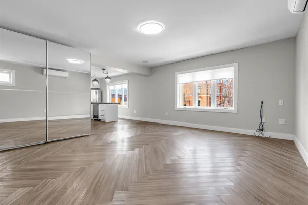 901 Pape AVE, Toronto E03, ON M4K 3V1