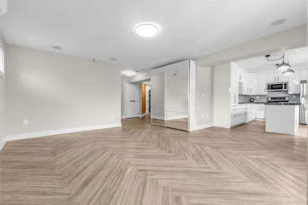 901 Pape AVE, Toronto E03, ON M4K 3V1