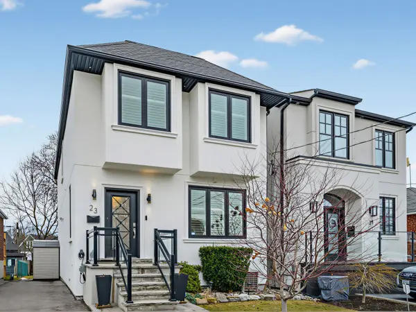 23 Tiago AVE, Toronto E03, ON M4B 1Z9