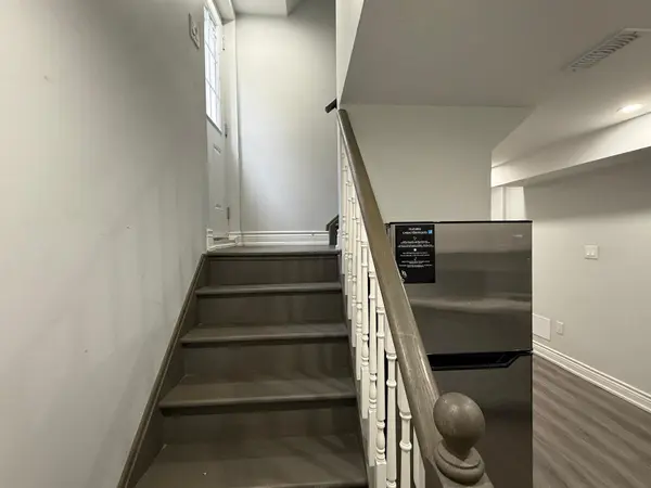 658 Crimson CRES #Bsmt, Oshawa, ON L1J 8C6