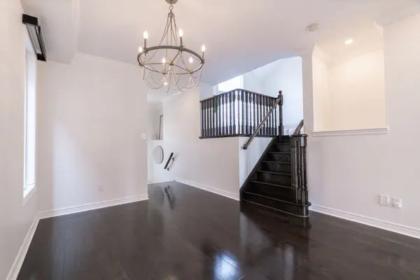 142 Yakefarm BLVD, Whitchurch-stouffville, ON L4A 0R8