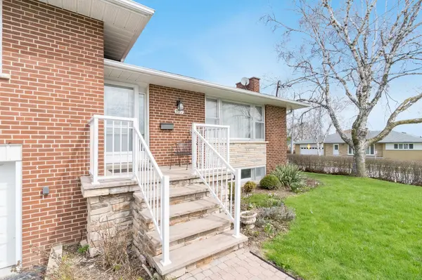 107 Scanlon AVE, Bradford West Gwillimbury, ON L3Z 1G6