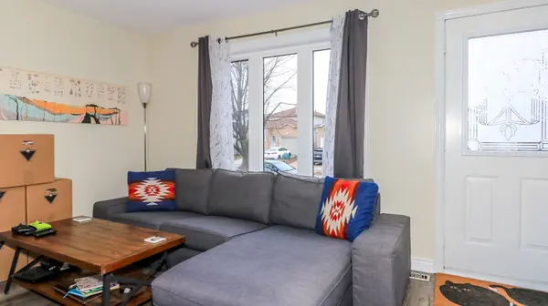 66 Downing CRES, Barrie, ON L4N 8V5