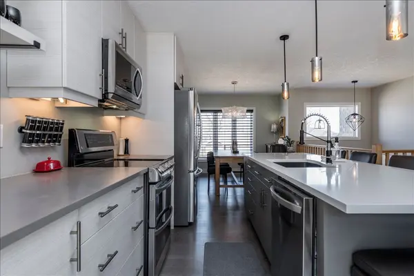 51 Hunter AVE, Tay, ON L0K 2A0