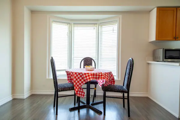 68 Trevino CIR, Barrie, ON L4M 6T9