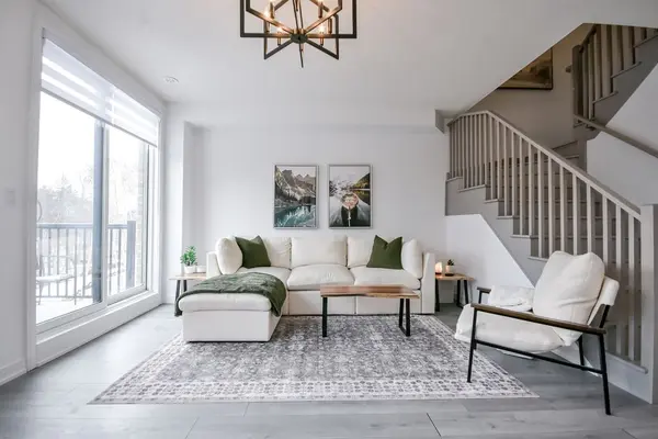 104 Blue Forest CRES, Barrie, ON L9J 0N7