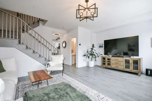 104 Blue Forest CRES, Barrie, ON L9J 0N7