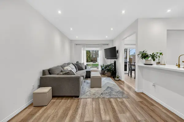 46 Bates CT, Barrie, ON L4N 8L8