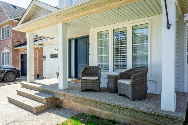 5609 Thorn LN, Burlington, ON L7L 6T5