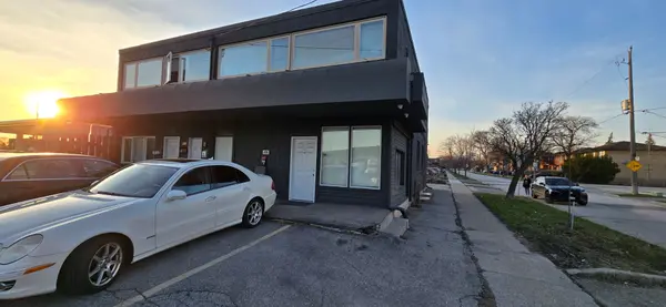 496 Horner AVE #4, Toronto W06, ON M8W 2B8