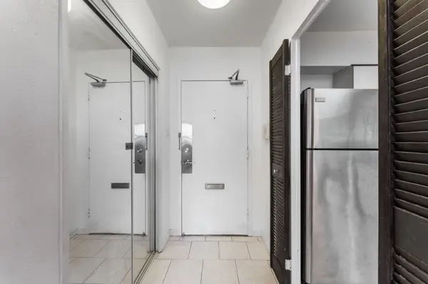 551 The West Mall N/A #1620, Toronto W08, ON M9C 1G7