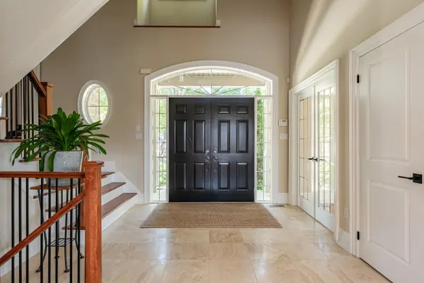 266 Tracina DR, Oakville, ON L6L 4C2