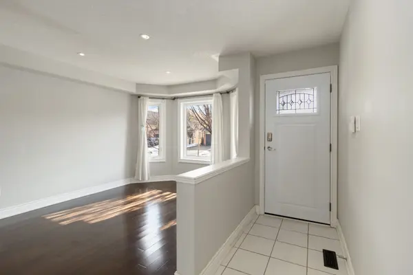 2400 Bankside DR, Mississauga, ON L5M 6E6