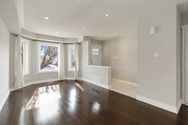 2400 Bankside DR, Mississauga, ON L5M 6E6