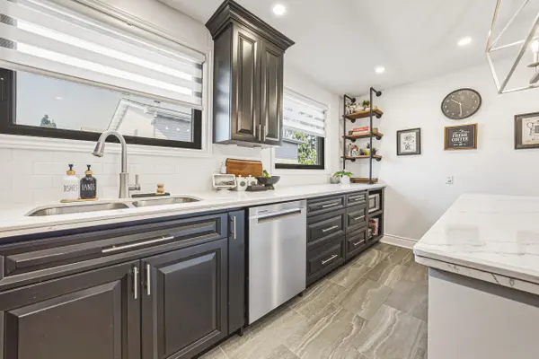 729 Coulson AVE, Milton, ON L9T 4J3