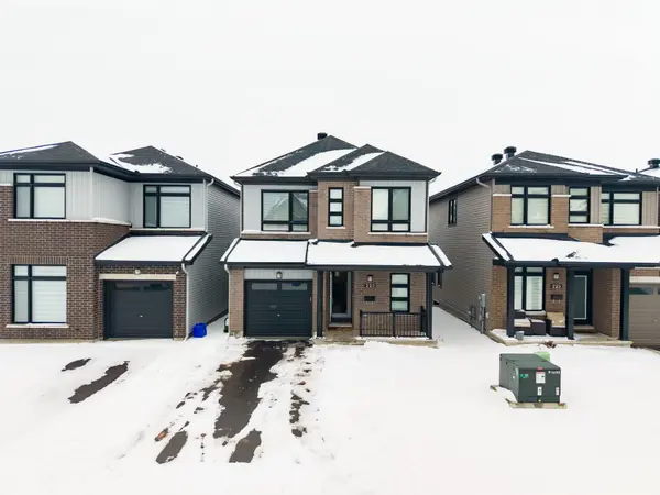 223 Turnbuckle CRES,  Barrhaven,  ON K2J 7B7