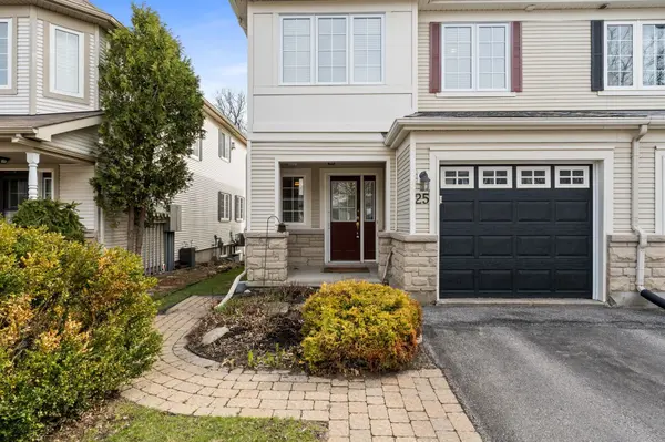 25 Goldthorpe Private, Barrhaven, ON K2J 5L7