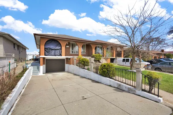 304 Celtic DR, Hamilton, ON L8E 3S2