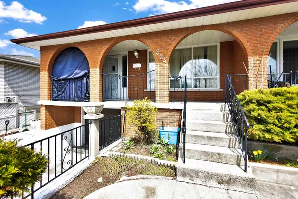 304 Celtic DR, Hamilton, ON L8E 3S2