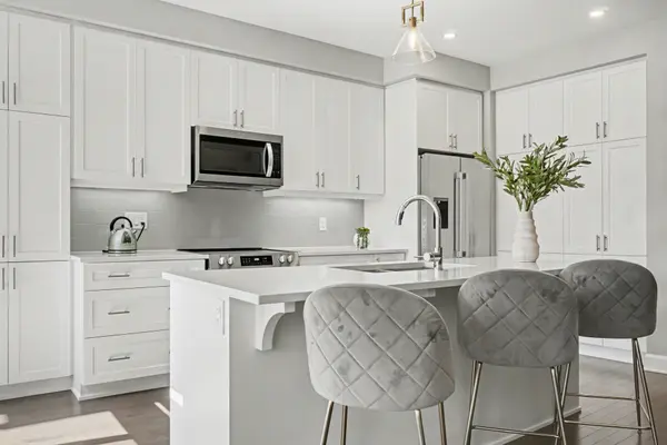 57 Mandevilla CRES, Blossom Park - Airport And Area, ON K1T 0Y2