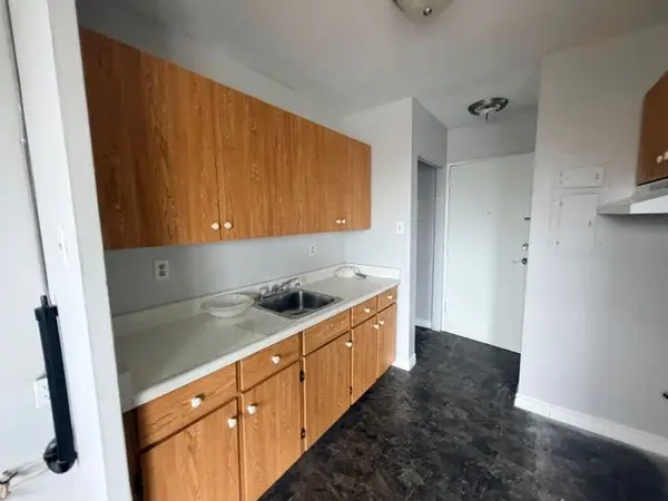 76 Vanier DR #302, Chatham-kent, ON N7L 2T2