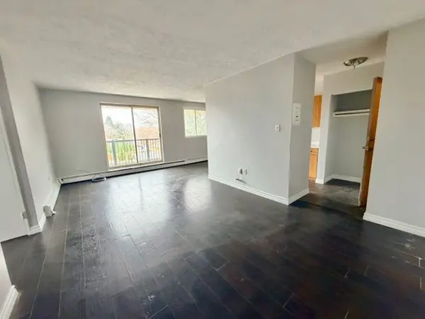 76 Vanier DR #302, Chatham-kent, ON N7L 2T2