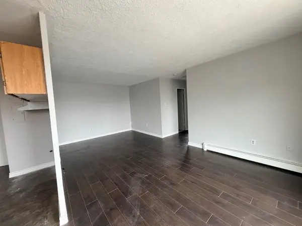 76 Vanier DR #302, Chatham-kent, ON N7L 2T2