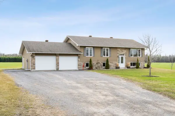 1819 Lochwinnoch RD, Horton, ON K7V 3Z4