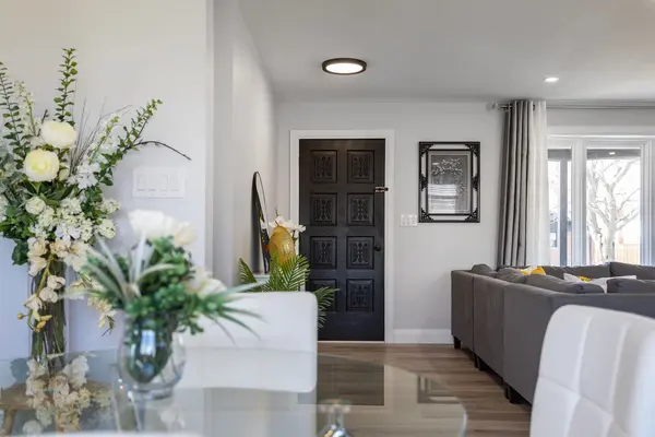 39 Howard CRES, Kingston, ON K7M 3C7