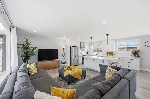 39 Howard CRES, Kingston, ON K7M 3C7