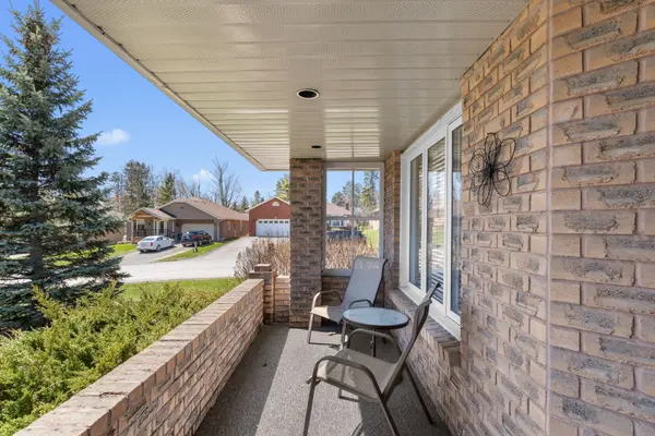 2 Hillview DR, Kawartha Lakes, ON K0M 1A0