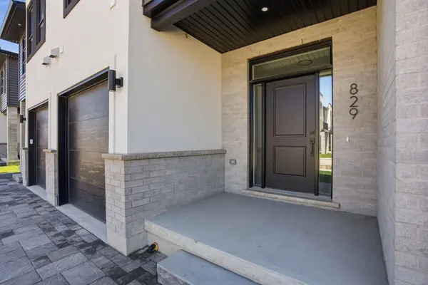 859 Catalpa SQ, London North, ON N6G 5B1