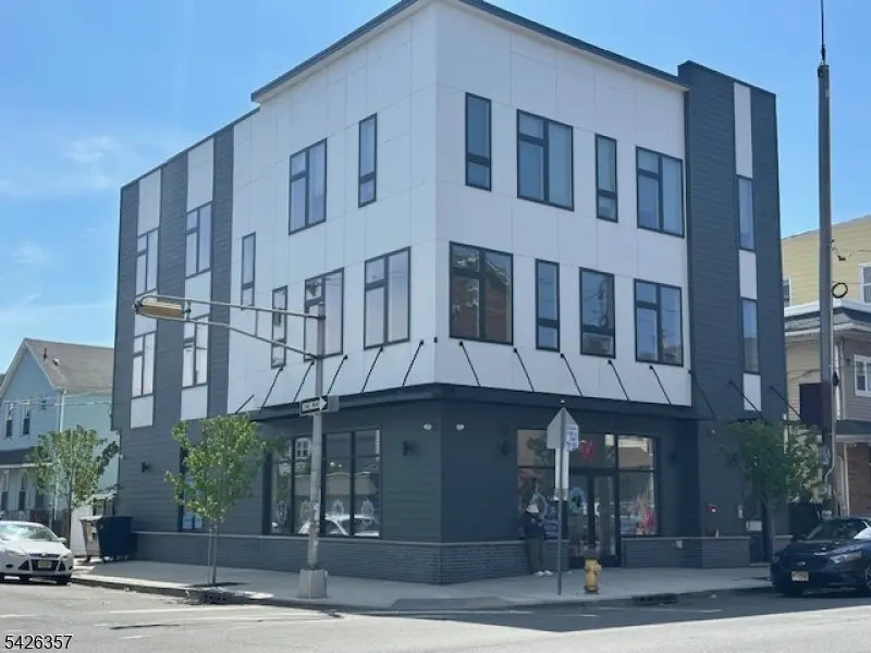 76 Pacific St, Newark City, NJ 07105