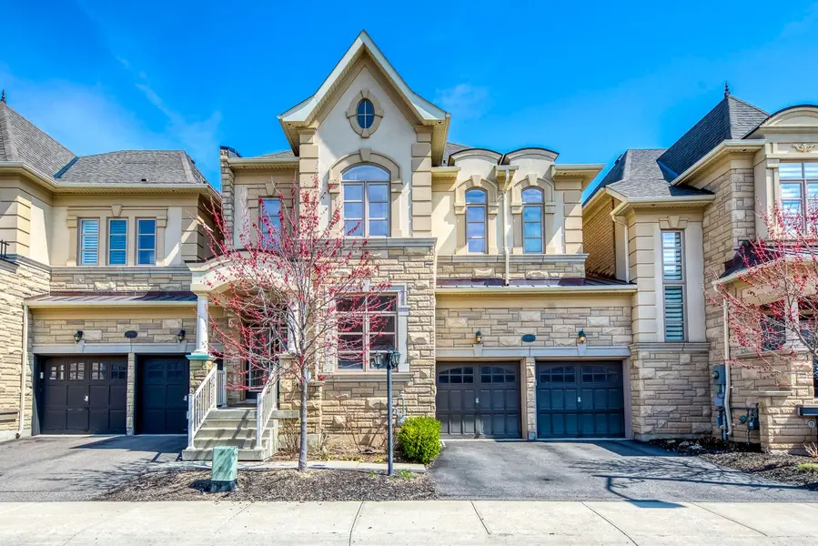 2441 Chateau Common, Oakville, ON L6M 0S1