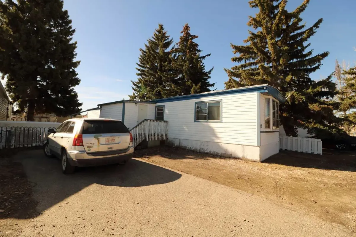 649 Main ST N #13, Airdrie, AB T4B 1Z6