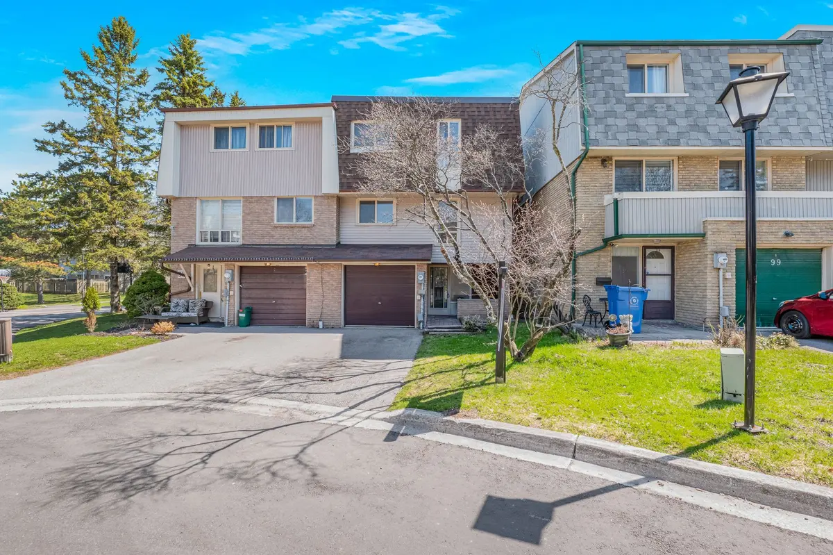 97 Poplar CRES #60, Aurora, ON L4G 3M4
