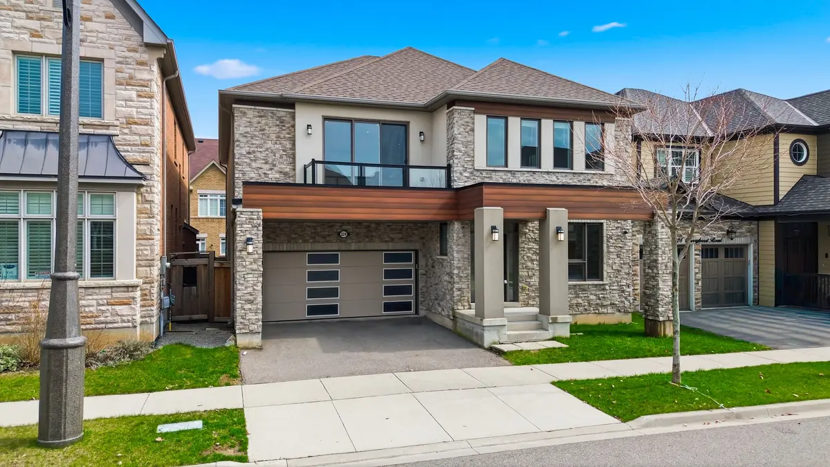 224 Cherryhurst RD, Oakville, ON L6M 0Z7