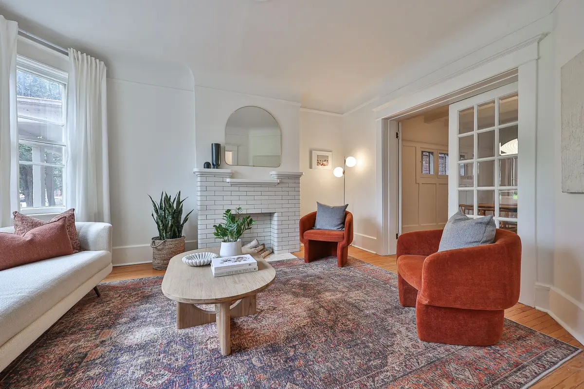 123 Grenadier RD, Toronto W01, ON M6R 1R1